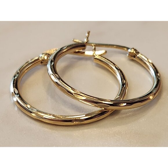 Giani Bernini 18K Gold Over Sterling Silver Textured Hoop Earrings - Picture 3 of 4
